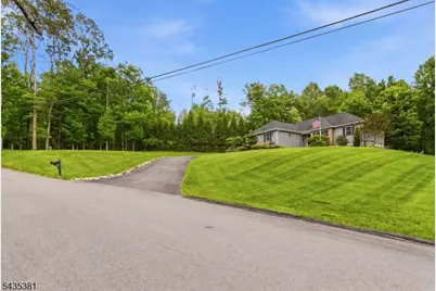 309 Turkey Top Rd, Lebanon Township, NJ 07865 - Photo 4
