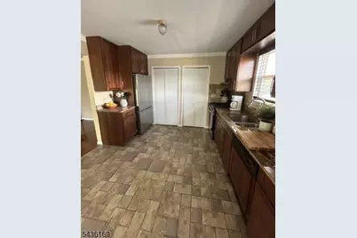 32 Rebecca Rd, East Hanover Township, NJ 07936 - Photo 8