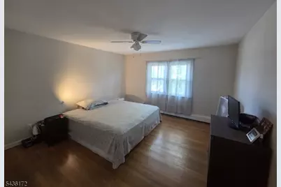 360 New York Ave, Lyndhurst Township, NJ 07071 - Photo 10