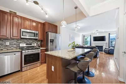 424 Hartford Dr, Nutley, NJ 07110 - Photo 2