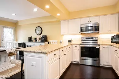 11 Old Fourth Dr, Jefferson Township, NJ 07438 - Photo 2