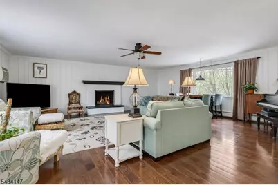 33 Brooksyde Ave, Ringwood, NJ 07456 - Photo 4