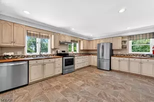 24 Sky Top Rd, Washington Township, NJ 07853 - Photo 4
