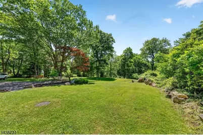 24 Skytop Rd, Washington Township, NJ 07853 - Photo 28