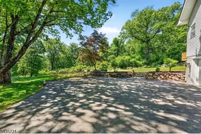 24 Skytop Rd, Washington Township, NJ 07853 - Photo 32