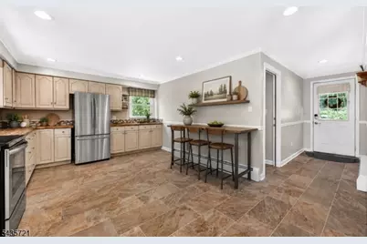 24 Skytop Rd, Washington Township, NJ 07853 - Photo 6