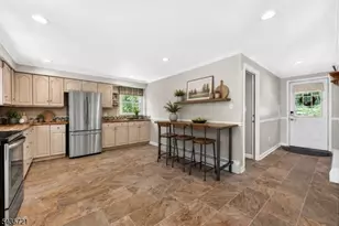 24 Sky Top Rd, Washington Township, NJ 07853 - Photo 6