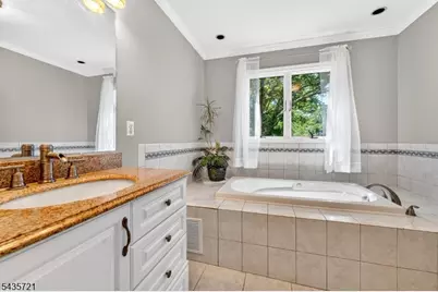 24 Skytop Rd, Washington Township, NJ 07853 - Photo 18