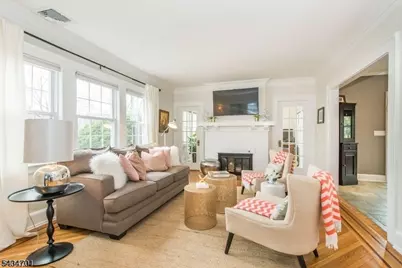 2 Inness Pl, Glen Ridge, NJ 07028 - Photo 4