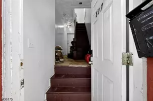 527 Valley St, Orange, NJ 07050 - Photo 32
