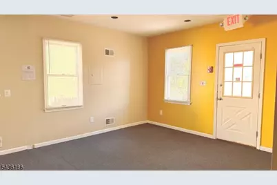 490 Somerset St, North Plainfield, NJ 07060 - Photo 6