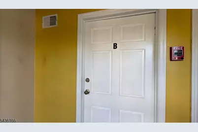 490 Somerset St, North Plainfield, NJ 07060 - Photo 2