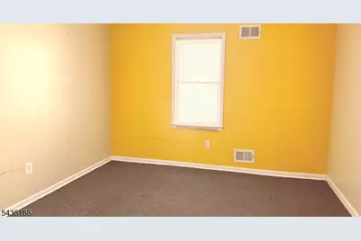 490 Somerset St, North Plainfield, NJ 07060 - Photo 4