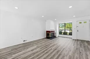 2 Veros Ln, Franklin Township, NJ 08823 - Photo 4