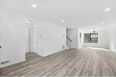 2 Veros Ln, Franklin Township, NJ 08823 - Photo 6