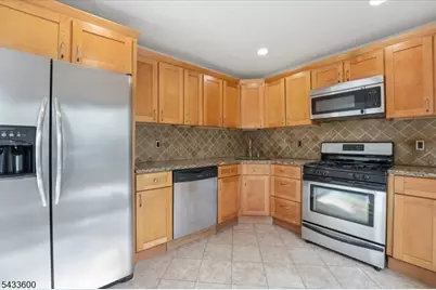 2 Veros Ln, Franklin Township, NJ 08823 - Photo 12
