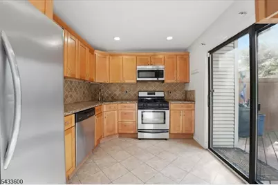 2 Veros Ln, Franklin Township, NJ 08823 - Photo 10
