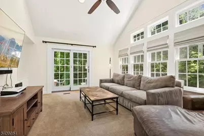 75 Club Dr, New Providence, NJ 07901 - Photo 10