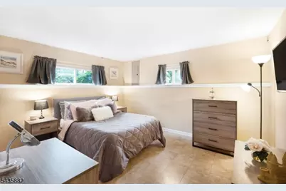 8 Robin Rd, Somerville, NJ 08876 - Photo 20