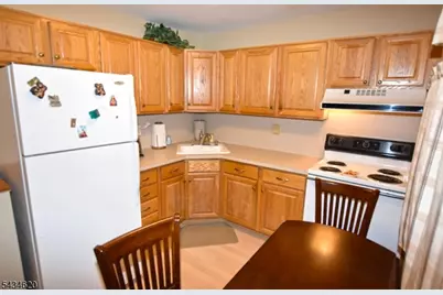 199 North Beverwyck Rd. A- #3, Parsippany, NJ 07034 - Photo 6