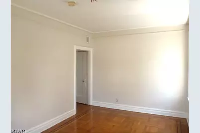 9 Vernon Ave #2, Newark, NJ 07108 - Photo 8