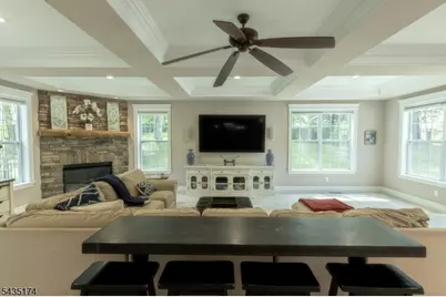 27 Burlington Rd, Berkeley Heights Township, NJ 07974 - Photo 2
