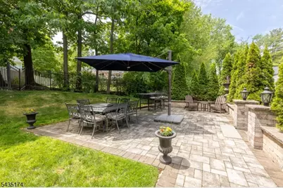 27 Burlington Rd, Berkeley Heights Township, NJ 07974 - Photo 12