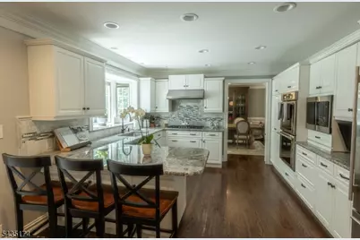 27 Burlington Rd, Berkeley Heights Township, NJ 07974 - Photo 6