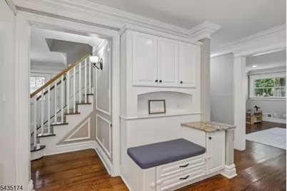 27 Burlington Rd, Berkeley Heights Township, NJ 07974 - Photo 8