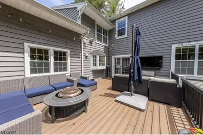 27 Burlington Rd, Berkeley Heights Township, NJ 07974 - Photo 14