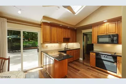5 Johanna Ln, Watchung, NJ 07069 - Photo 16