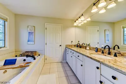 302 Kelly Dr, Branchburg Township, NJ 08853 - Photo 28