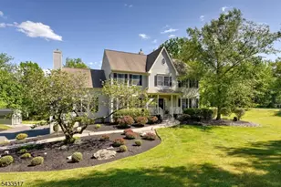 302 Kelly Dr, Branchburg Township, NJ 08853 - Photo 2