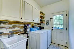 302 Kelly Dr, Branchburg Township, NJ 08853 - Photo 24