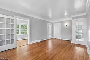 26 Howe Ave, Montclair, NJ 07042 - Photo 10