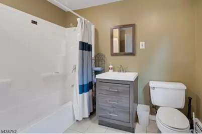 185 Ratzer Rd, Wayne, NJ 07470 - Photo 12