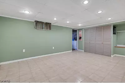 185 Ratzer Rd, Wayne, NJ 07470 - Photo 18