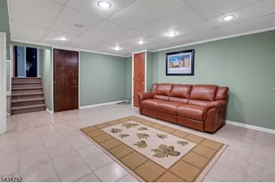 185 Ratzer Rd, Wayne, NJ 07470 - Photo 14