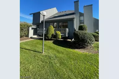 73 Linda Ln, Edison, NJ 08820 - Photo 2