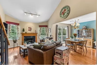 8 Quartz Ln, Paterson, NJ 07501 - Photo 2