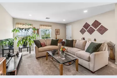 8 Quartz Ln, Paterson, NJ 07501 - Photo 18