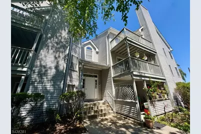 8 Quartz Ln, Paterson, NJ 07501 - Photo 1