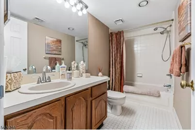 8 Quartz Ln, Paterson, NJ 07501 - Photo 16