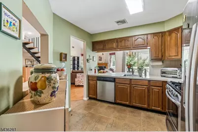 8 Quartz Ln, Paterson, NJ 07501 - Photo 8