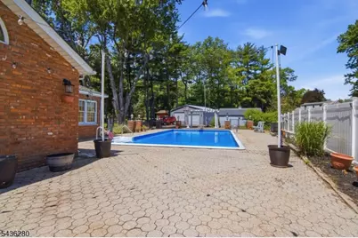 1252 Ringwood Ave, Pompton Lakes, NJ 07442 - Photo 4