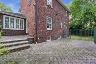 285 W Hudson Ave, Englewood, NJ 07631 - Photo 32