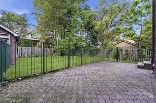 285 W Hudson Ave, Englewood, NJ 07631 - Photo 30