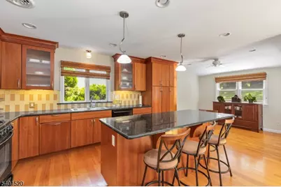 197 Woodbine Cir, New Providence, NJ 07974 - Photo 14