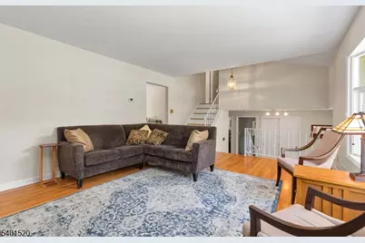 197 Woodbine Cir, New Providence, NJ 07974 - Photo 8