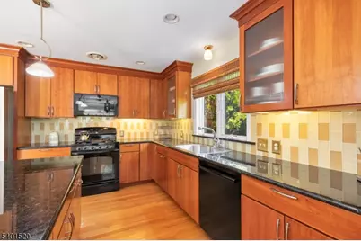 197 Woodbine Cir, New Providence, NJ 07974 - Photo 16